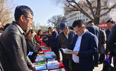 甘肃省林业科学研究院参加第48个植树节宣传活动