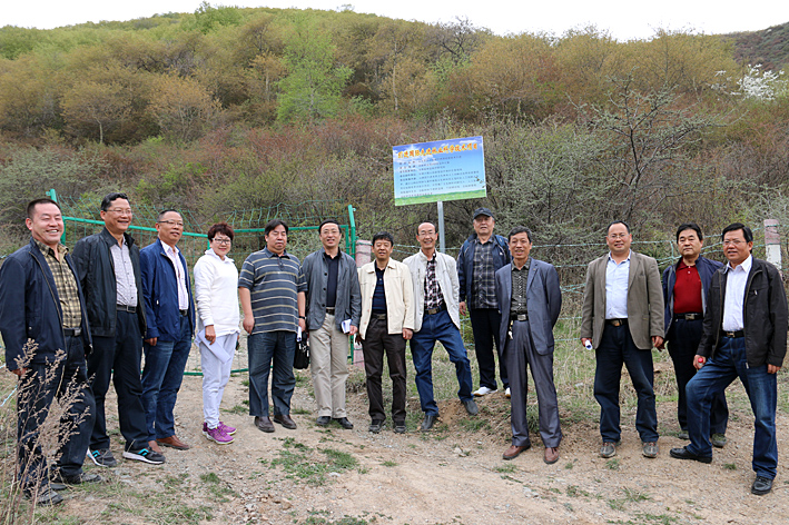 国家林业局科技司组织专家来省林科院验收查定项目2.jpg